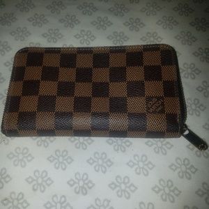 Louis Vuitton Damier wallet